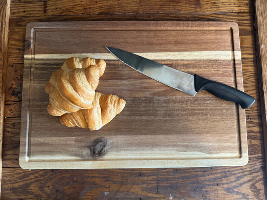 Acacia wood cutting board